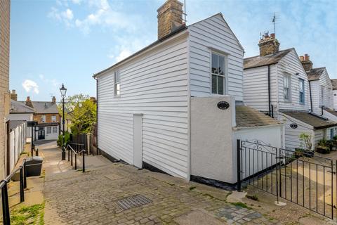 2 bedroom cottage for sale, Church Hill, Leigh-On-Sea