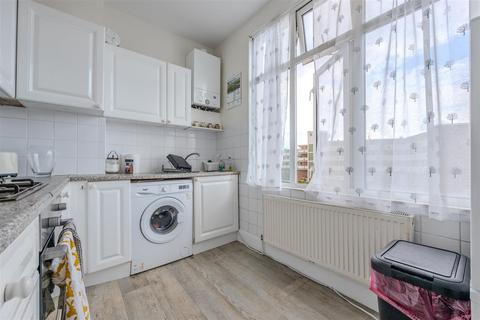 2 bedroom maisonette for sale, LONDON ROAD, Westcliff-On-Sea