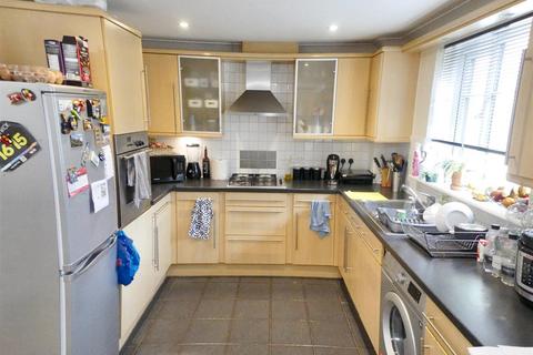 2 bedroom house for sale, Lumley Road, Horley