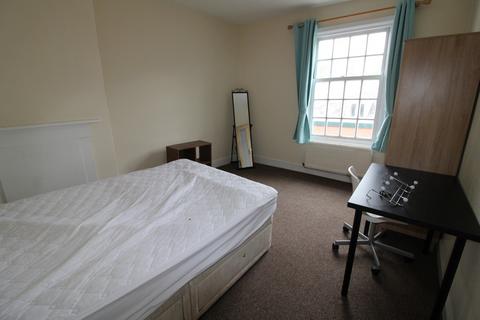 4 bedroom maisonette to rent, North Bridge Place, EX4