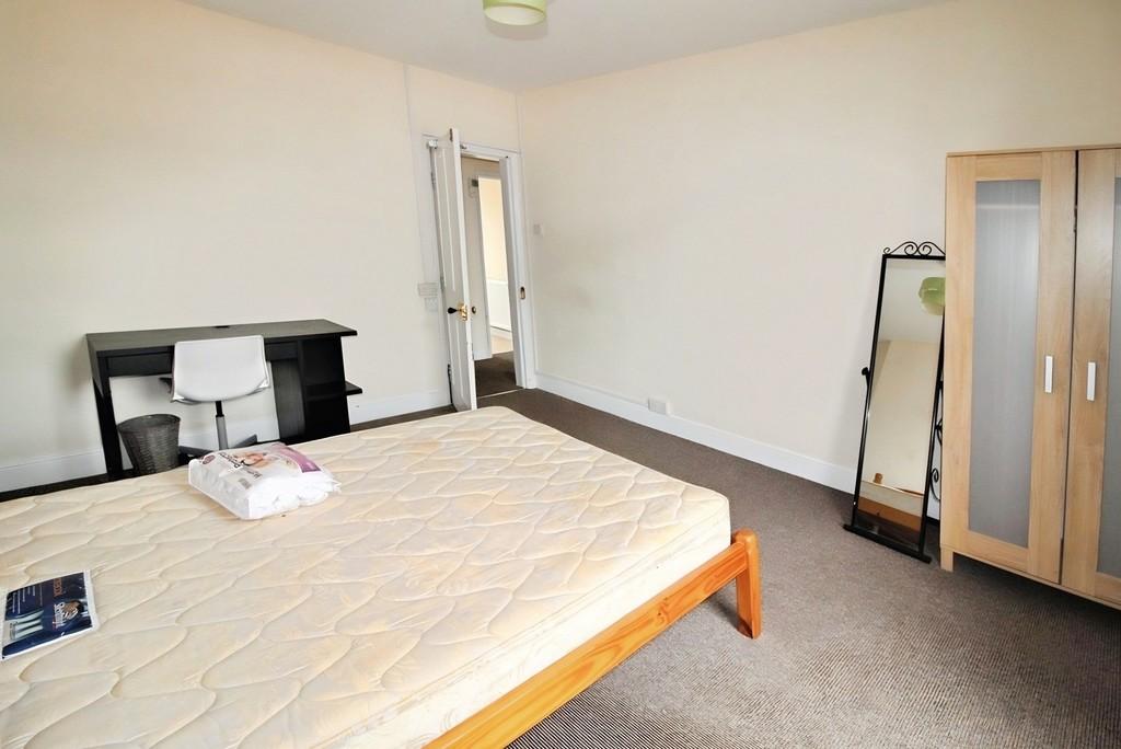 B2f31155-Bedroom 203