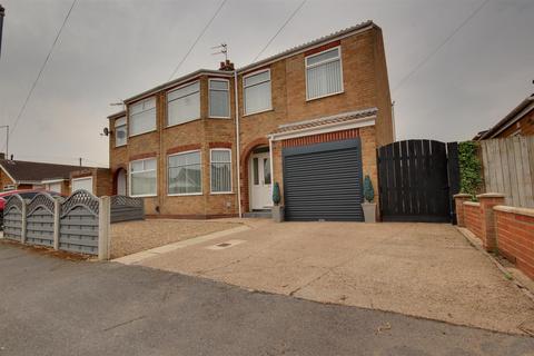 4 bedroom semi-detached house for sale, Kings Mead, Woodmansey, Beverley