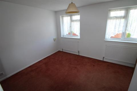 2 bedroom property to rent, Longbrooke, Houghton Regis, Dunstable