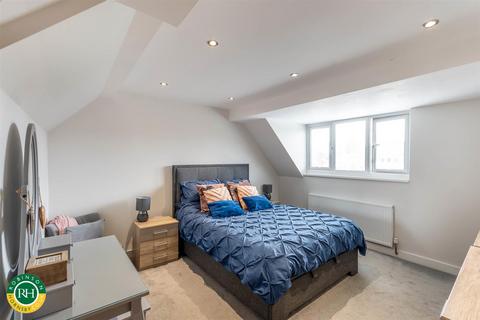 6 Glendale Road, Sprotbrough, Doncaster, DN5 7RA