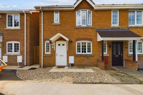 3 bedroom end of terrace house for sale, Harness Close, Hempsted, Gloucester