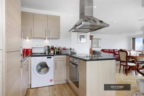3 bedroom apartment to rent, Metro Central Heights, 119 Newington Causeway, London, SE1