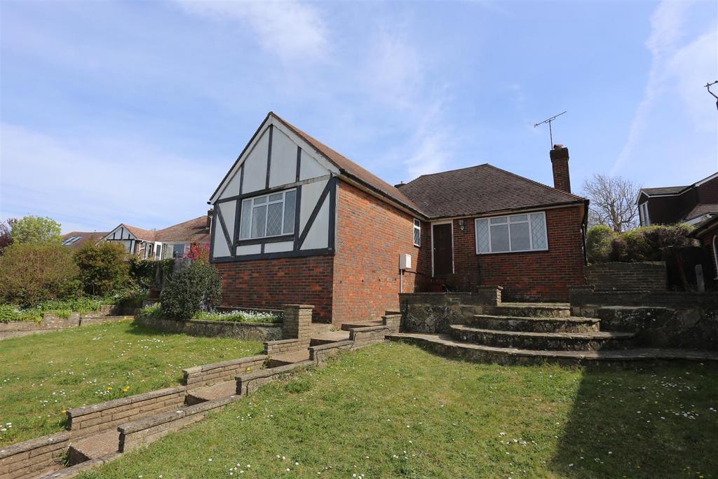 Beechwood Close, Brighton 2 bed bungalow £1,600 pcm (£369 pw)