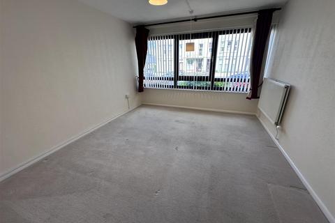 2 bedroom flat to rent, Clock Tower Court, Park Avenue, Bexhill-On-Sea