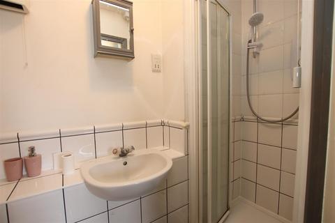 146 Dunlop Close, Dartford, DA1 5LS