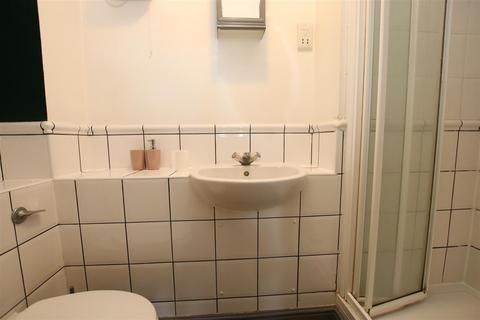 146 Dunlop Close, Dartford, DA1 5LS