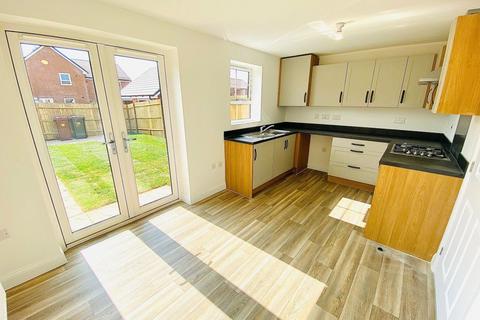 3 bedroom house to rent, Walker Close, Westhampnett, Chichester