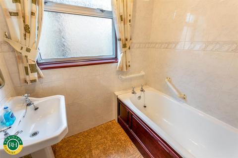 16 Ennerdale Road, Wheatley Hills, Doncaster, DN2 5QP