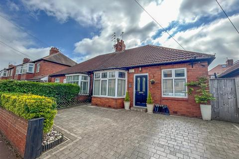 2 bedroom semi-detached bungalow for sale, Brackenfield Road, Newcastle Upon Tyne