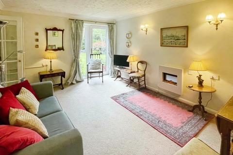1 bedroom retirement property for sale, Swan Court, Banbury Road, Stratford upon Avon