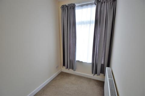 2 bedroom flat to rent, Bellegrove Road, Welling DA16