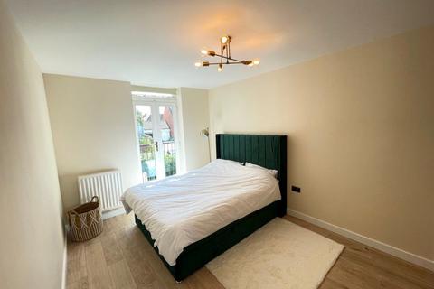 2 bedroom flat to rent, ABBEY FIELDS