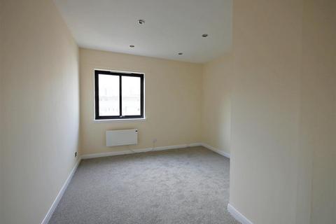 2 bedroom flat to rent, Castle Court, Kirkintilloch