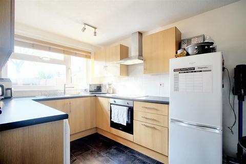 3 bedroom townhouse for sale, Ormesby Road, Badersfield NR10