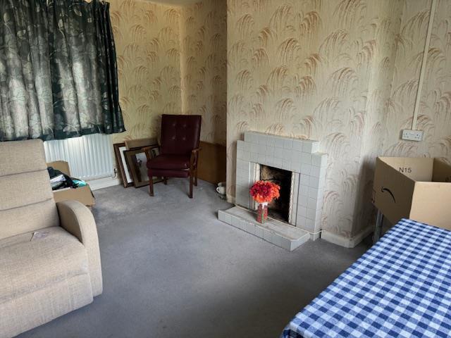 Sitting/dining room