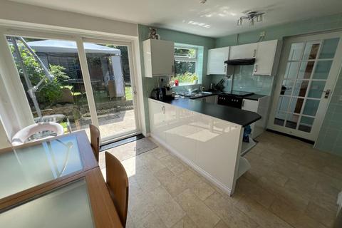 40 Belsay, Toothill, Swindon, SN5 8HB