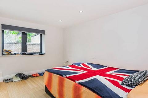 4 bedroom mews to rent, N19