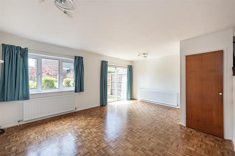 3 bedroom terraced house for sale, Wendover Close, Harpenden