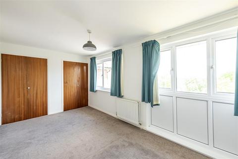 3 bedroom terraced house for sale, Wendover Close, Harpenden