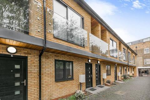 4 bedroom mews to rent, N19