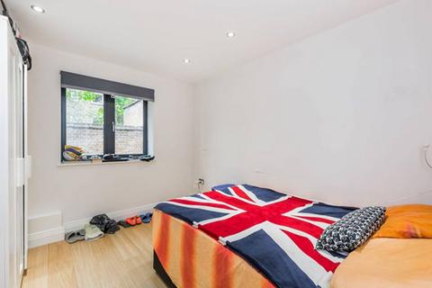 4 bedroom mews to rent, N19