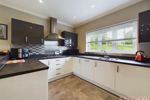 4 bedroom detached house for sale, Llys Clark, Caergwrle, Wrexham