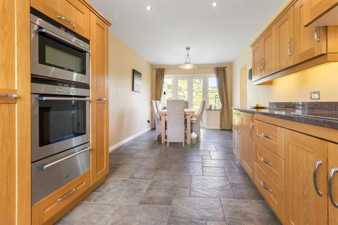 4 bedroom detached house for sale, Cambridge Close, Upper Welland, Malvern, Worcestershire, WR14 4JZ