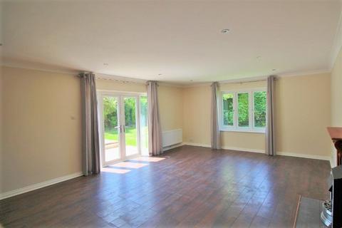5 bedroom detached house to rent, Robyns Way, Sevenoaks TN13 3EB
