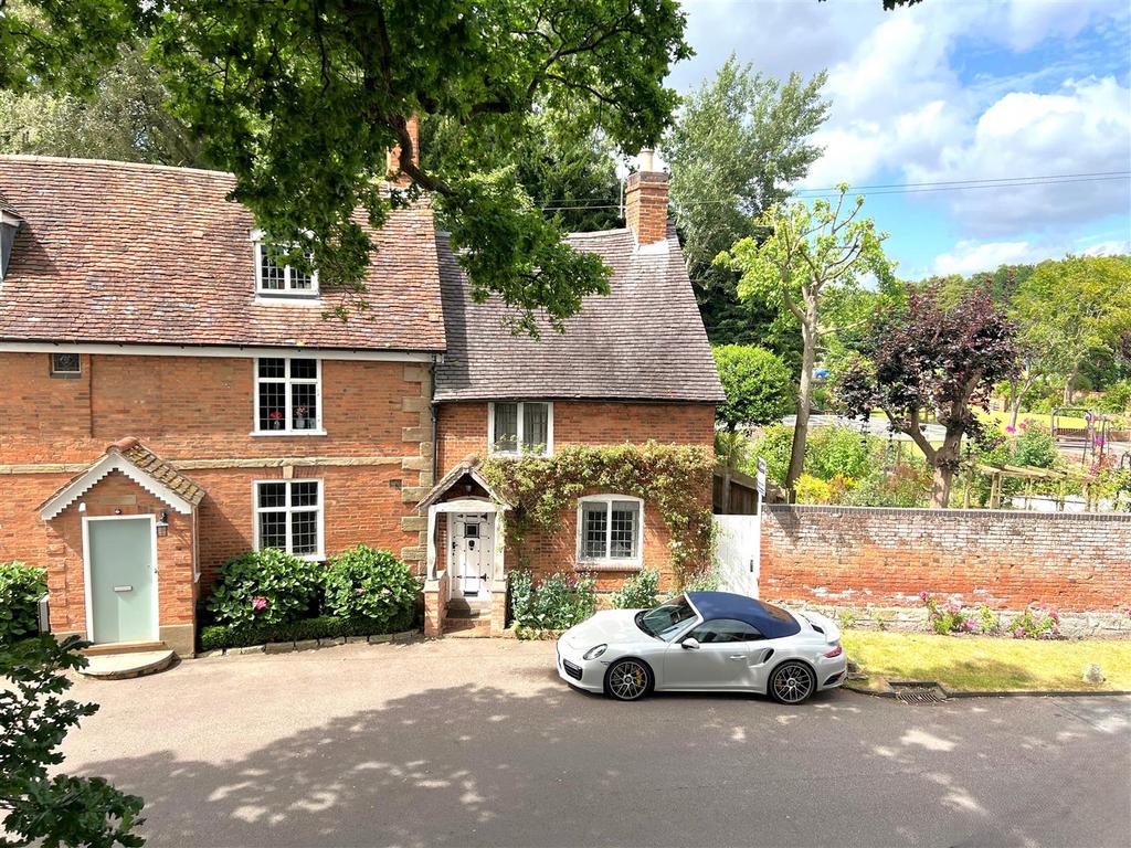 Bridge End, Warwick 2 bed detached house for sale £450,000