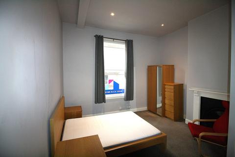 1 bedroom in a flat share to rent, 13a Westfield Terrace, Sheffield, S1 4GH