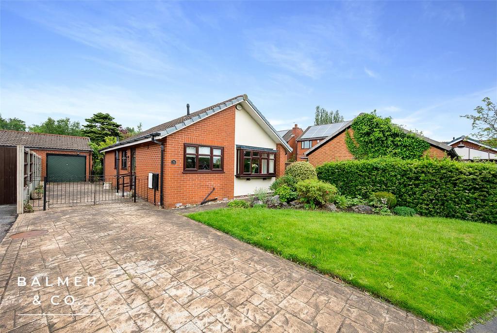 Bodmin Road, Tyldesley M29 3 bed detached bungalow for sale £325,000