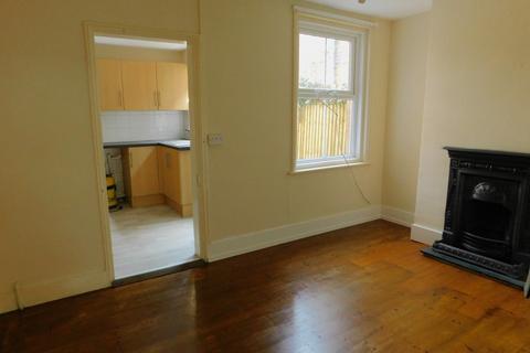 3 bedroom terraced house to rent, Lower Lake, Battle