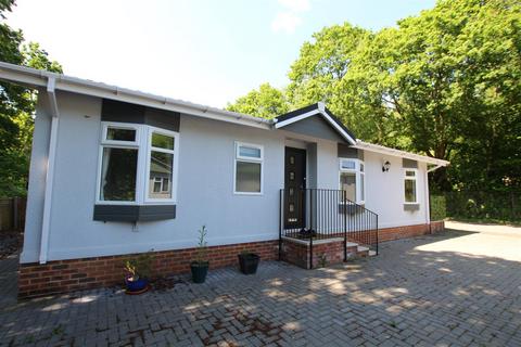 2 bedroom park home for sale, Baddesley Road, North Baddesley, Southampton