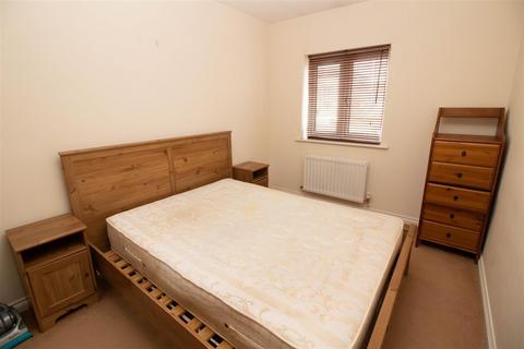 3 bedroom semi-detached house for sale, Grebe Close, Gateshead NE11