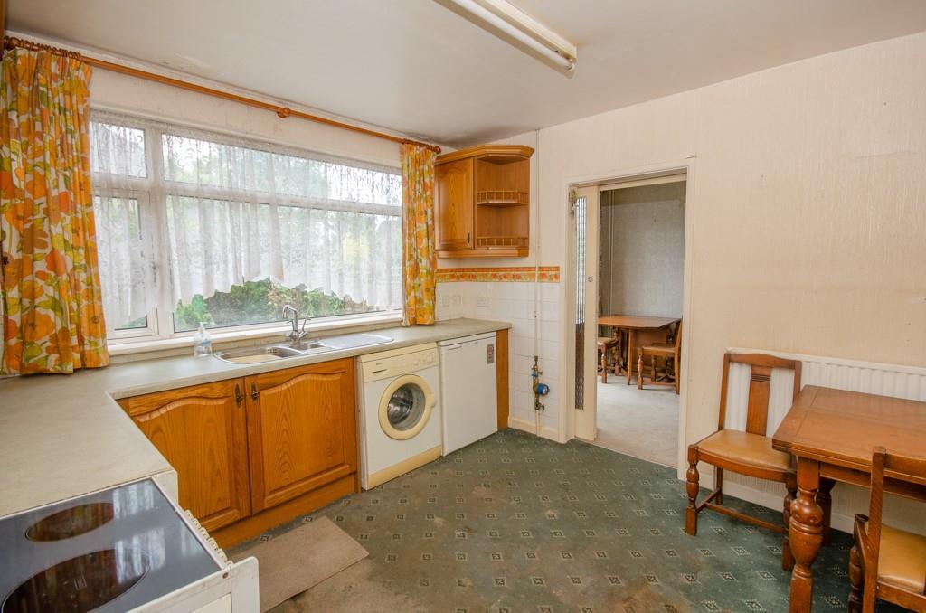 Kitchen pic 2.jpg