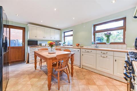 4 bedroom detached house for sale, Brook Way, Anna Valley