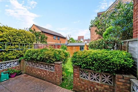 4 bedroom house for sale, Heathfield Drive, Mitcham CR4