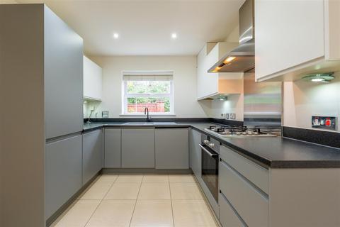 1 Heathlands Place, Ascot, SL5 8FQ