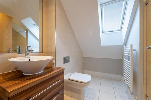 1 Heathlands Place, Ascot, SL5 8FQ