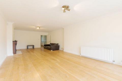3 bedroom semi-detached house to rent, NW2