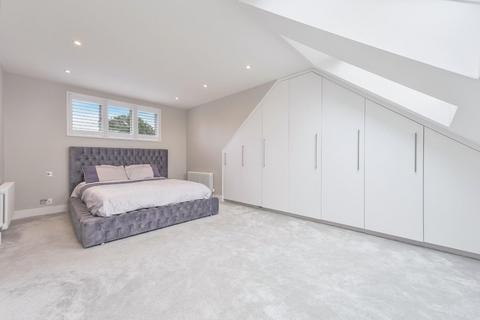 33 Forest Side, Worcester Park, KT4 7PA
