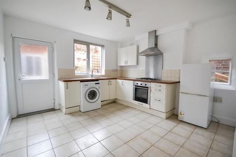 32 Bingham Road, Radcliffe On Trent, Nottingham, NG12 2FU