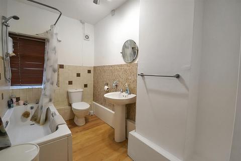 32 Bingham Road, Radcliffe On Trent, Nottingham, NG12 2FU