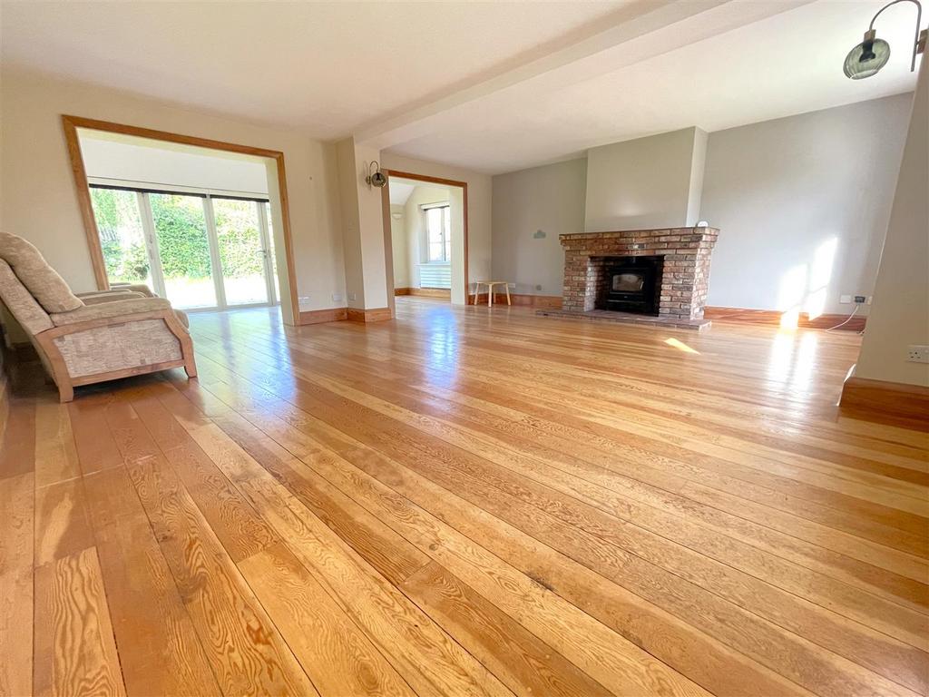 Living/dining room