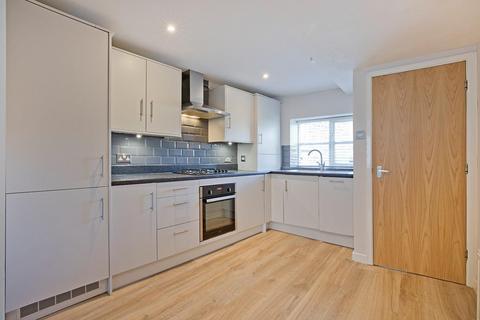 2 bedroom flat to rent, Chapel Court, Briggate, Knaresborough