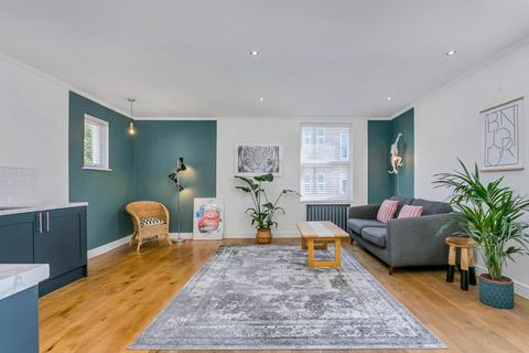 31 Drayton Road, London, W13 0LD